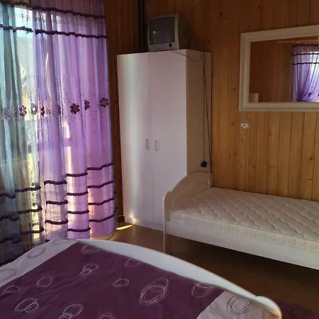 Pokoje U Eli منزل للإقامة بزيجي